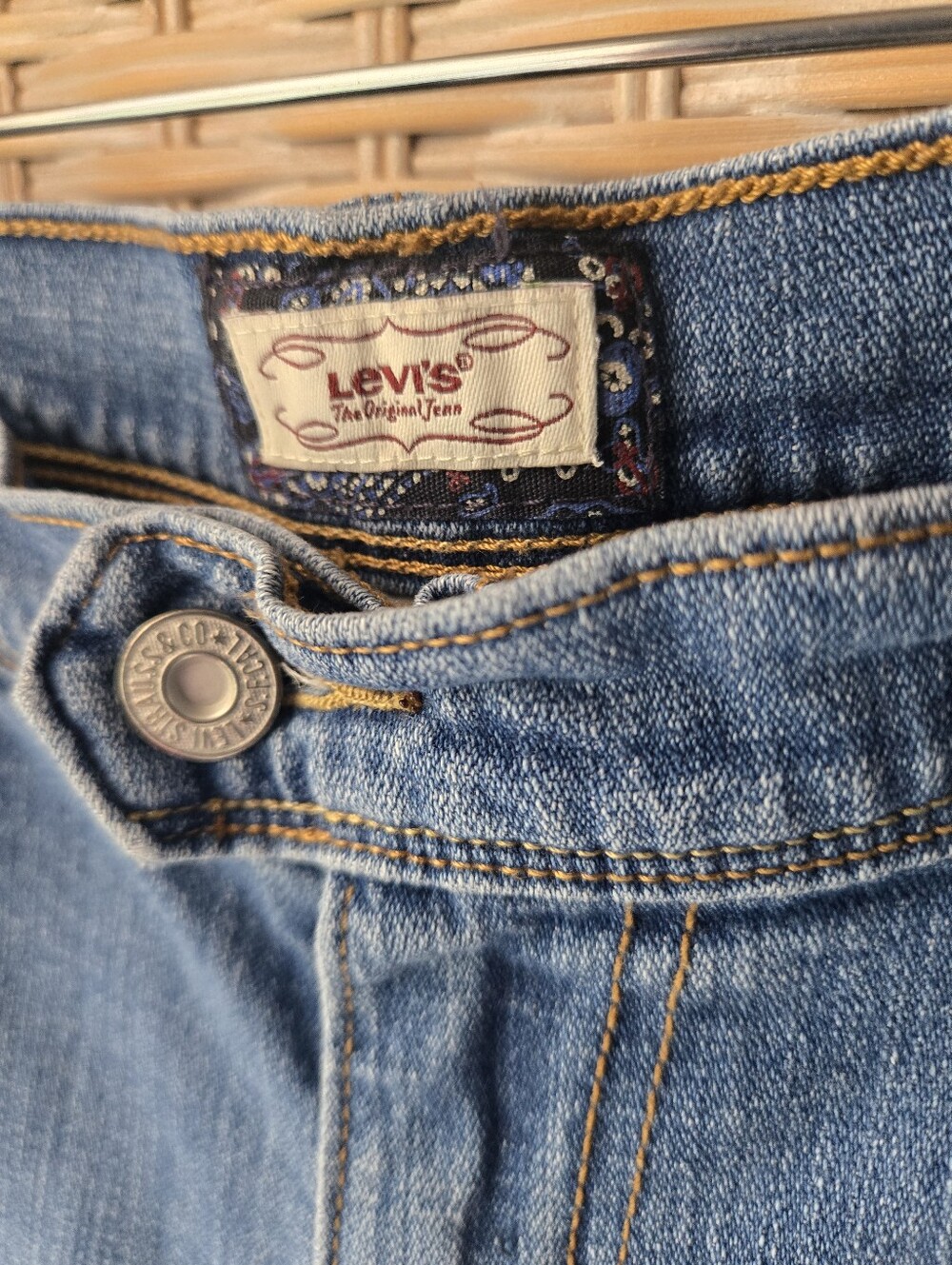 Levis 515 Jean Capri Womens 10 Blue Denim Medium Wash - Picture 3 of 7